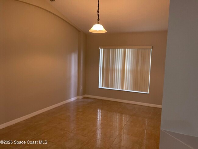 Building Photo - 1044 Sedgewood Cir