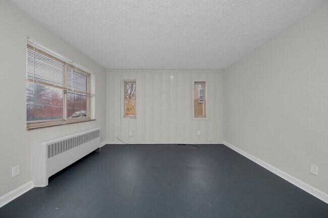 Building Photo - Green Twp- Cozy 2 Bed 1 Bath