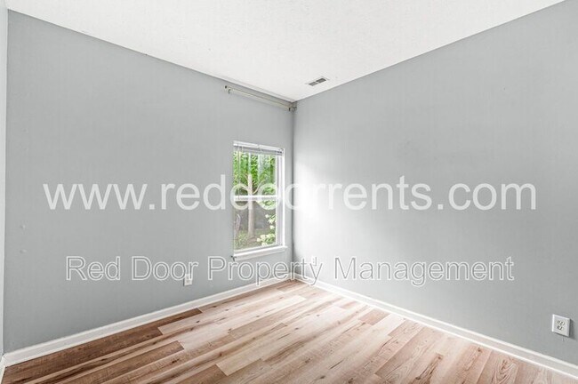 Building Photo - 5841 Hornbean Ct