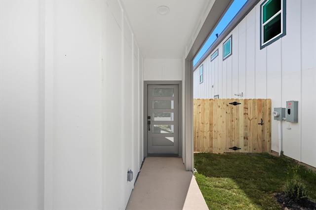 Building Photo - 2532 Lowery St