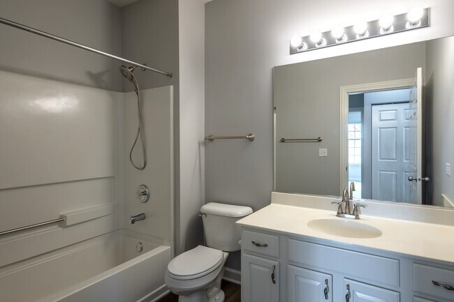 Building Photo - 2641 Loren Ln