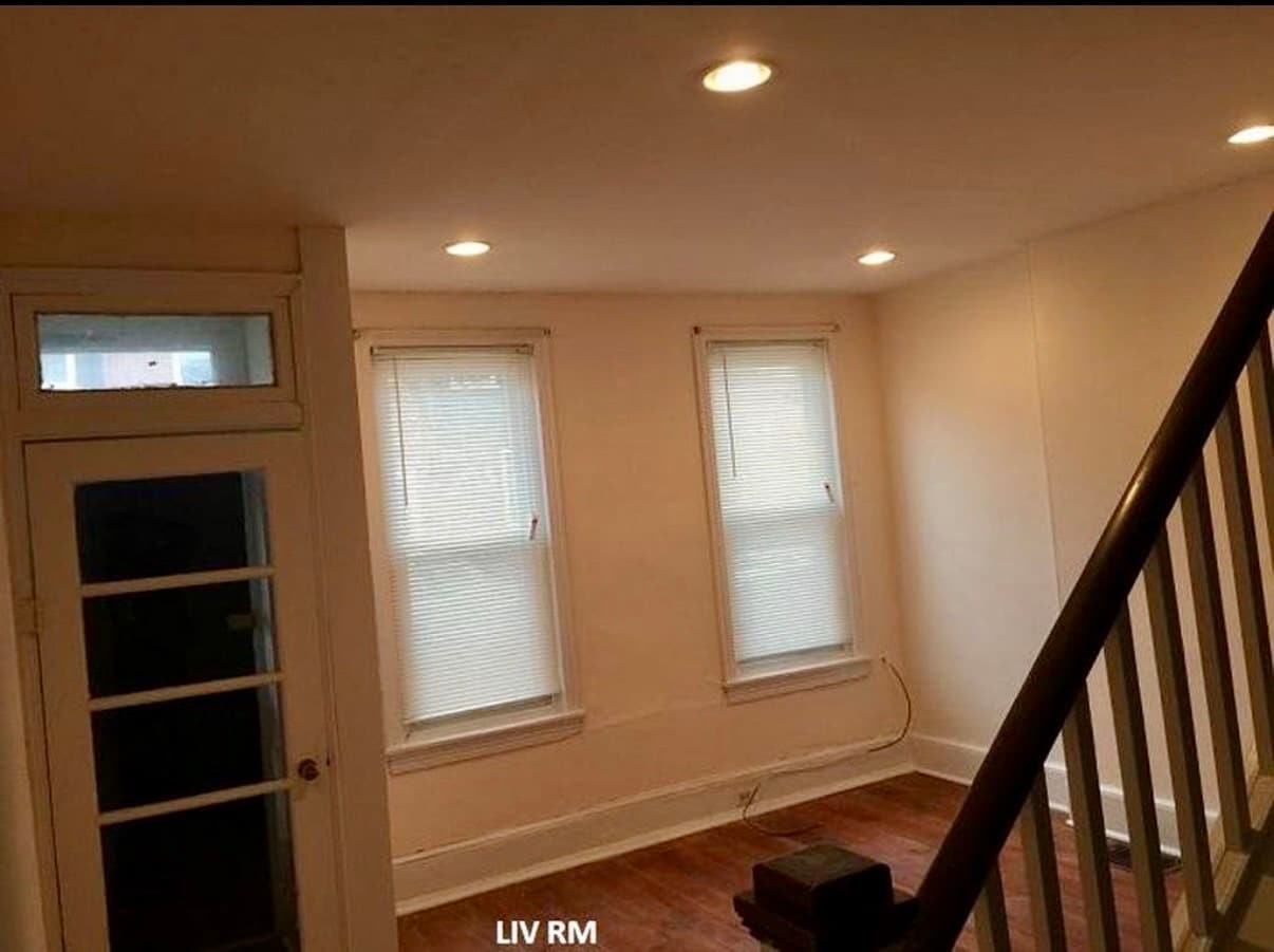 Building Photo - 305 Mifflin St