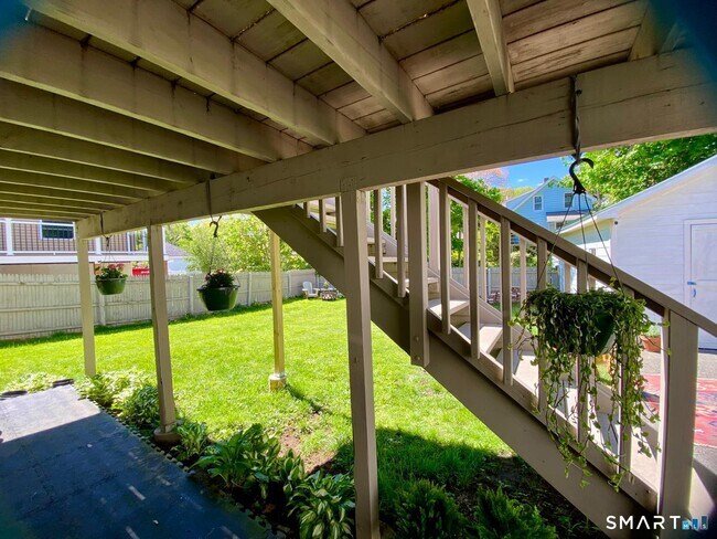 Building Photo - 324 Villa Ave
