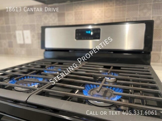 Building Photo - 18613 Cantar Dr