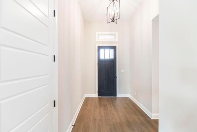 Building Photo - 402 Otters Rdg Dr