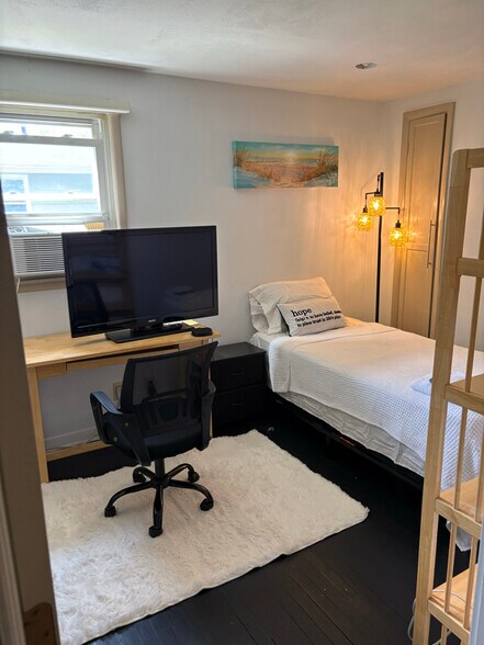 Building Photo - 105 Robert Dr