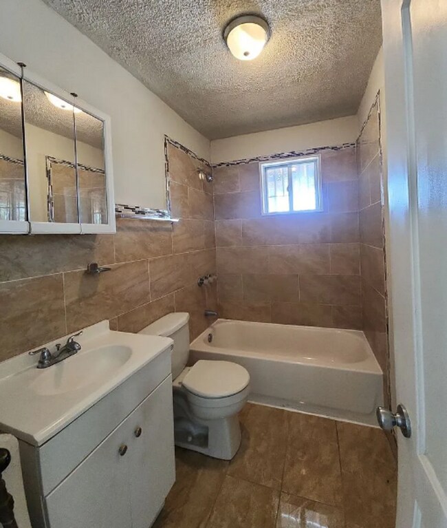 Building Photo - 103 E 22nd St