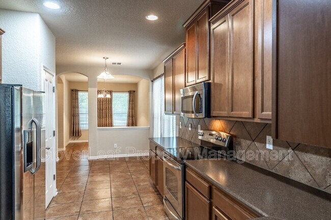 Building Photo - 5420 Nutmeg Tr