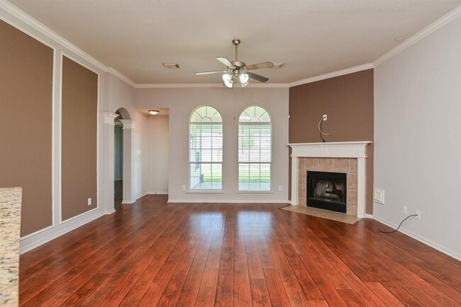 Building Photo - 7002 Bossut Dr