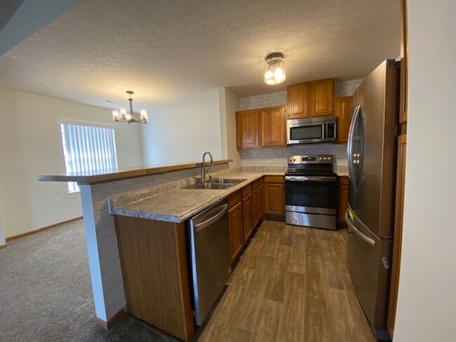 Building Photo - Two bedroom, Two Bath Condo in Springfield...