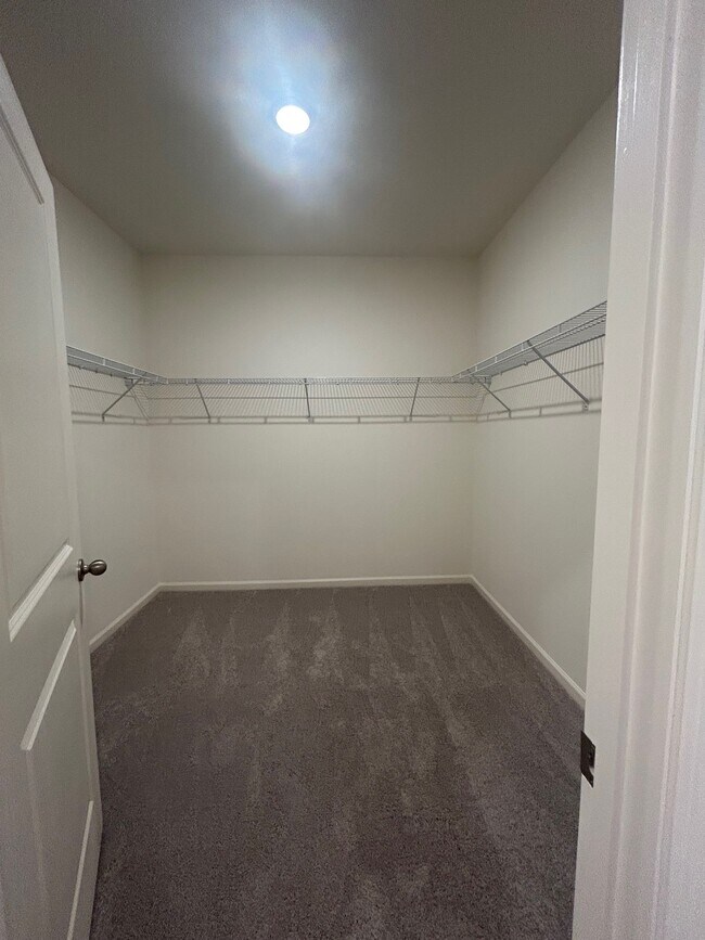 Building Photo - 624 Muster Fld Ct