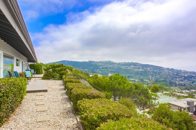 Building Photo - Modern Ocean View Home in La Jolla 4 Bed, 3 Bath