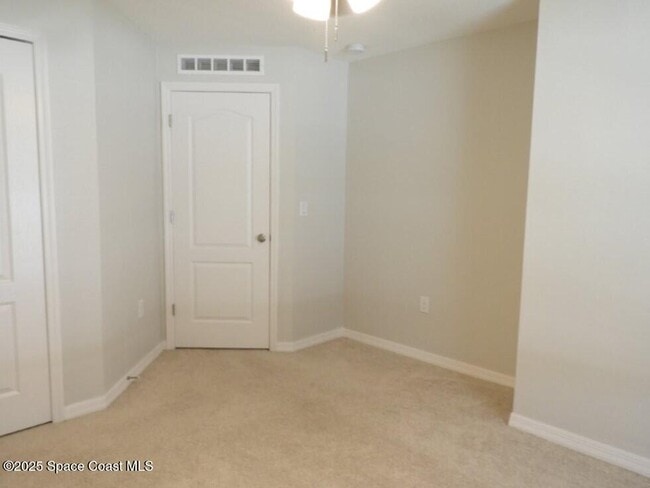 Building Photo - 690 San Filippo Dr SE