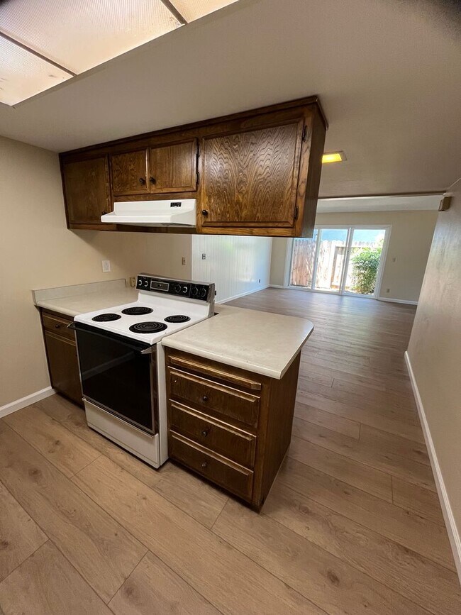 Building Photo - Cowell 4808-4810