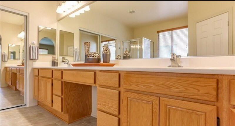 Building Photo - 1027 Lyra Way