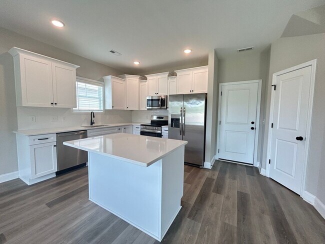 Building Photo - The Landing at Lewis Creek | 4 bedrooms, 2.5 baths