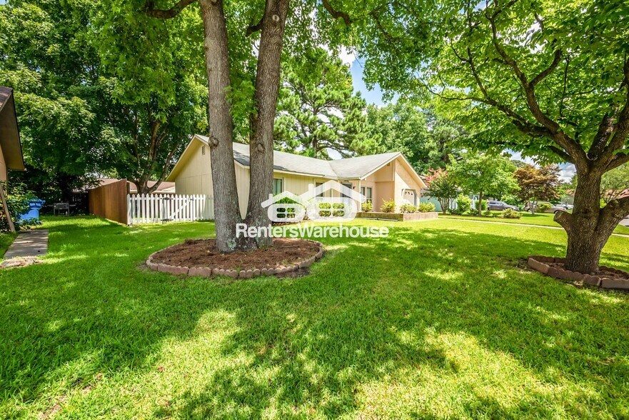 Building Photo - 5892 Connors Dr
