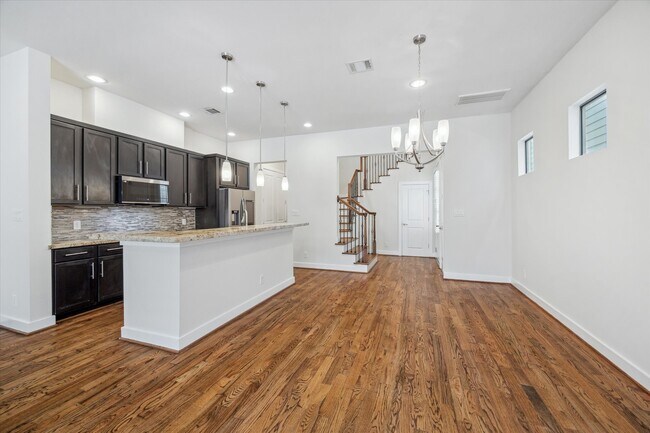 Building Photo - 4409 Schuler St