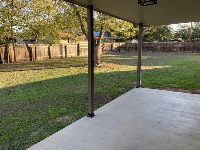 Building Photo - 312 Live Oak Dr