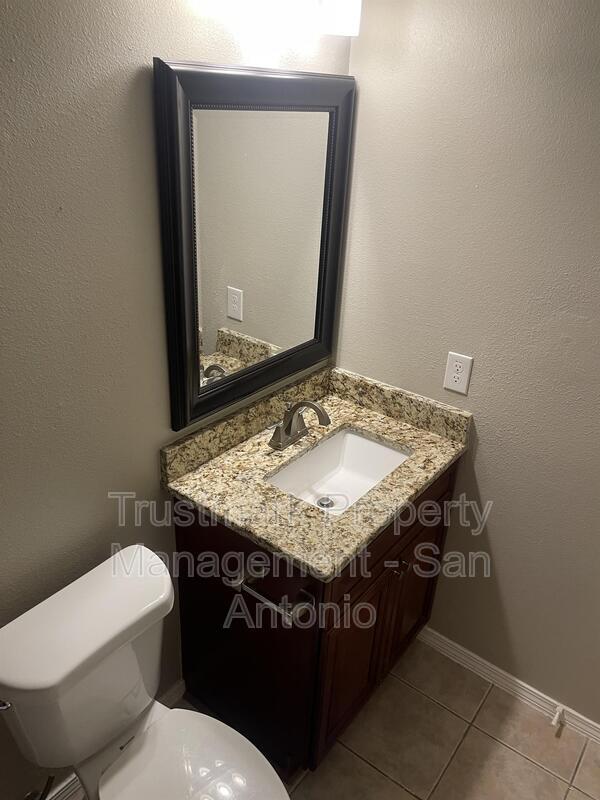 Building Photo - 8335 Bent Meadow Dr