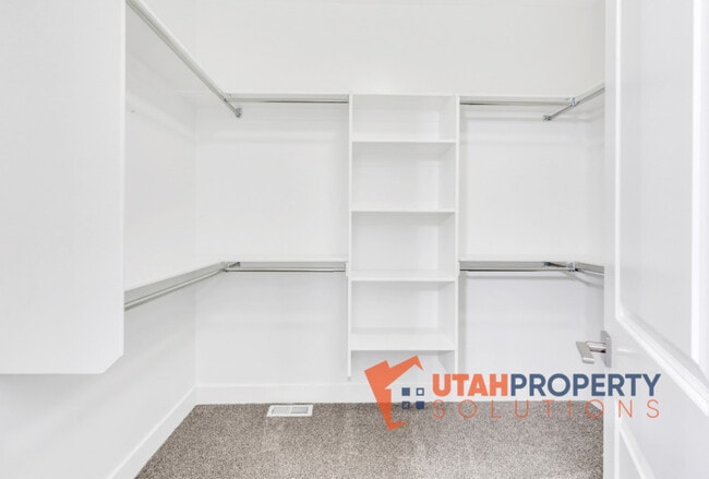 Building Photo - 7632 S Waverly Hls Ln