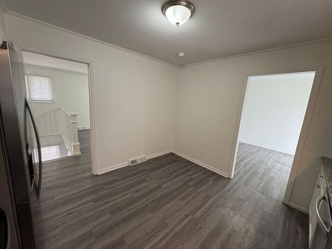 Building Photo - Beautiful 3-Bedroom Home with Spacious Liv...