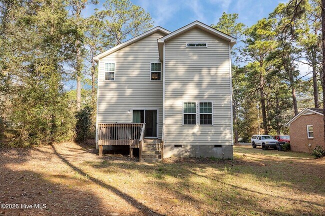 Building Photo - 521 N Hale St