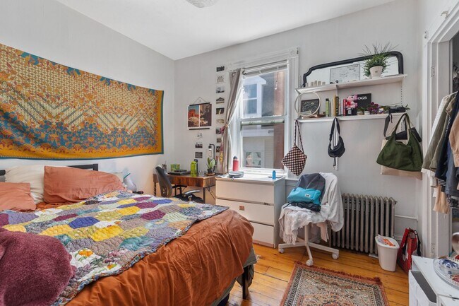 Building Photo - 9/1 Beautiful Inman Sq 3BR with laundry in...