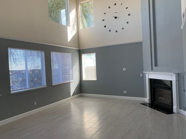 Building Photo - Beautiful 2 Story Home Ready To Be Called ...