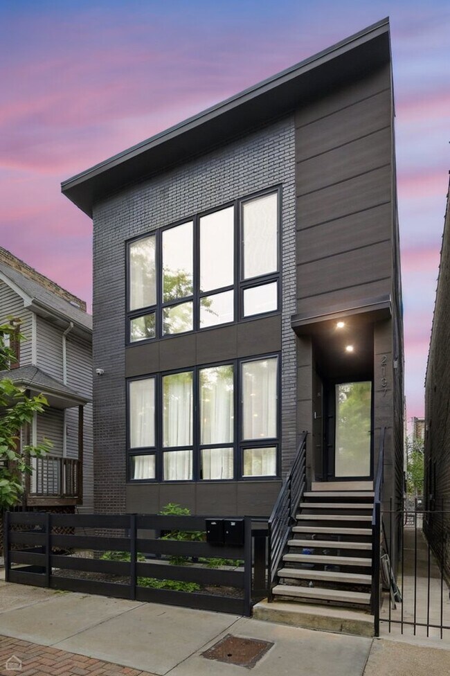 Building Photo - 2137 W Ohio St