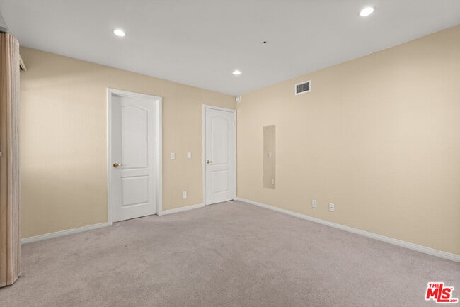 Building Photo - 5666 Silver Valley Ave