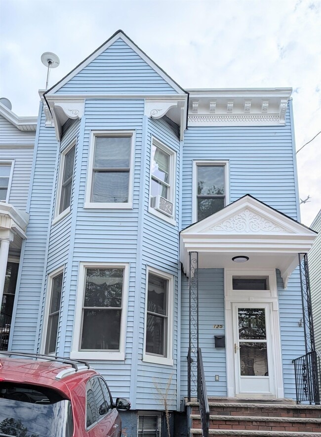 Primary Photo - 125 Highland Ave