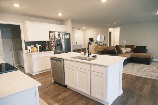 Building Photo - Springfield Ranch For Rent!