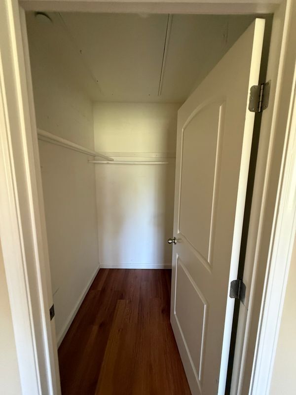 Building Photo - 1769 Los Feliz Dr