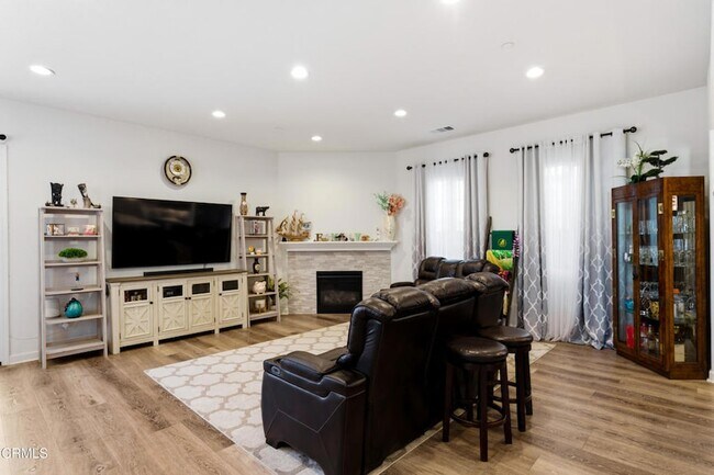 Building Photo - 2406 Nicklaus St