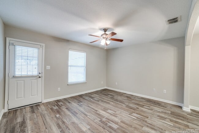 Building Photo - 11462 Country Canyon