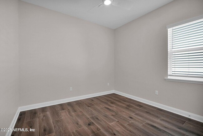 Building Photo - 244 Vista Lake Cir