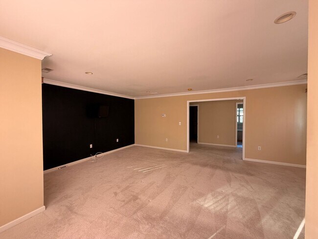 Building Photo - 87 Timberhill Dr