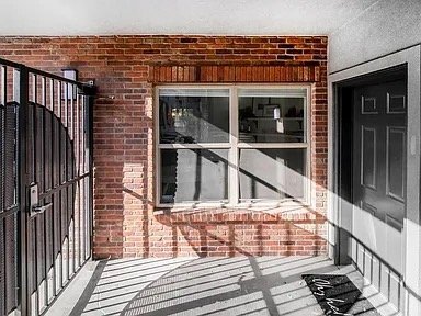 Building Photo - 2910 Wyandot St