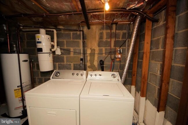 Building Photo - 39 Quail Run Dr