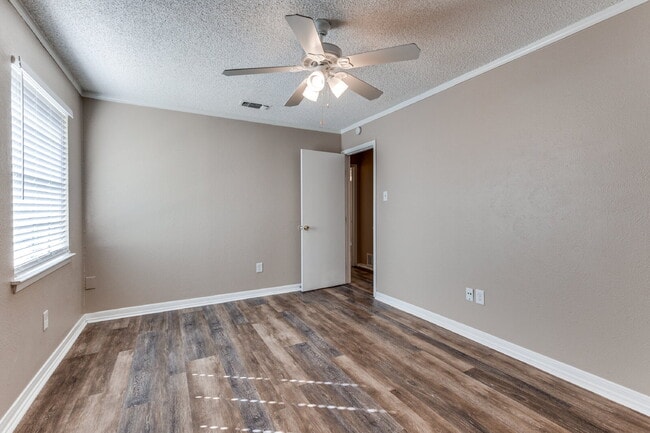 Building Photo - Modern 3-Bedroom Home with Vaulted Ceilings & Covered Patio