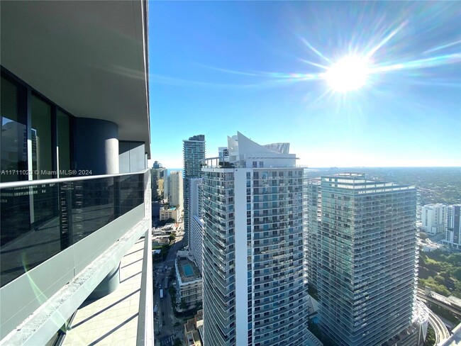 Building Photo - 1000 Brickell Plaza