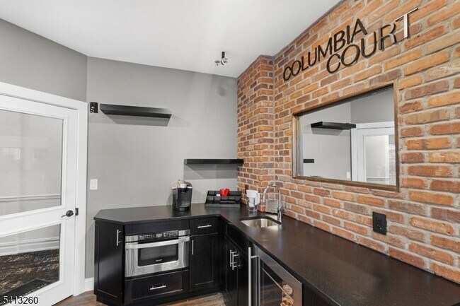 Building Photo - 50 Maple Ave