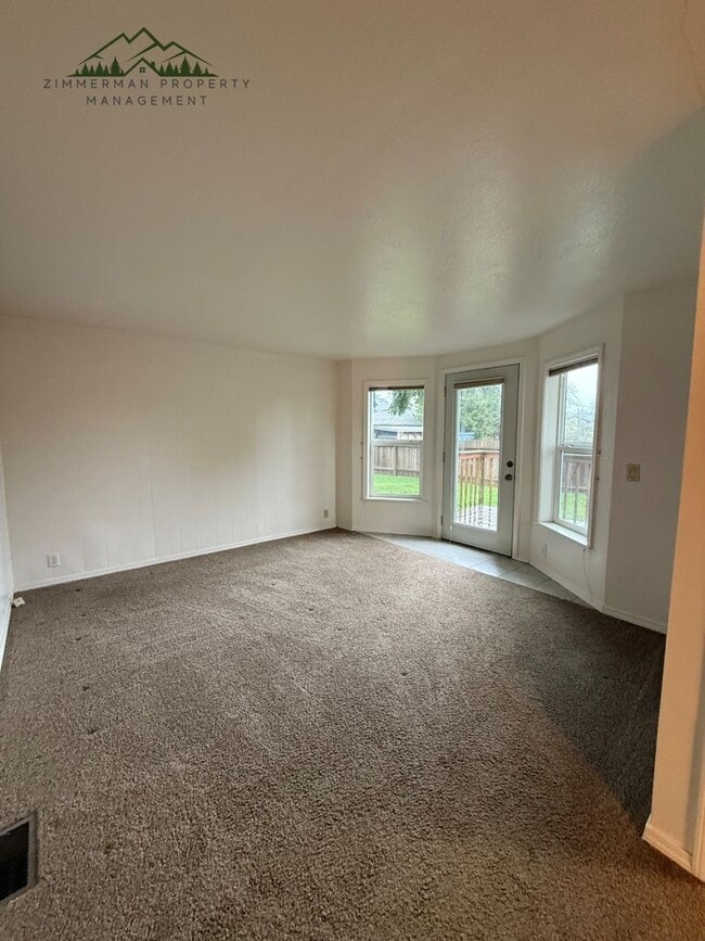 Building Photo - Charming 3-bedroom, 2-bathroom manufacture home located in Cottage Grove