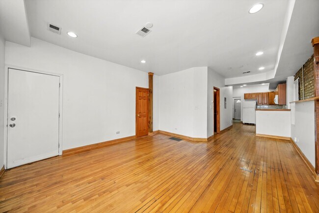 Building Photo - 1202 W Huron St