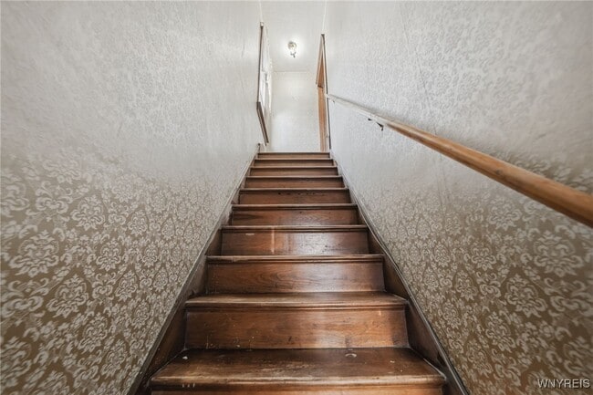 Building Photo - 691 Columbus Pkwy