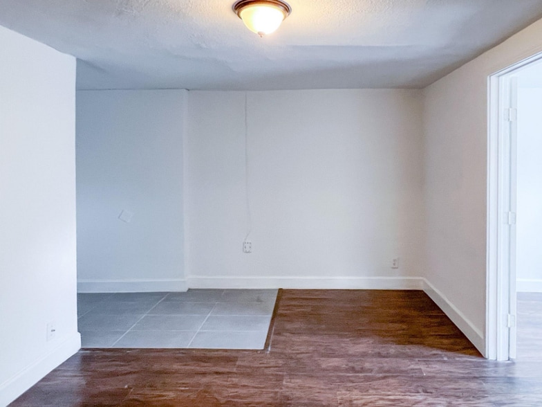 Building Photo - 11 Norwood St