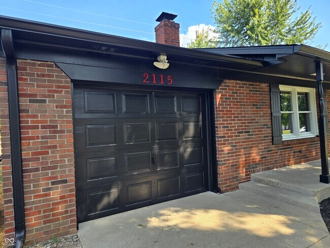 Building Photo - 2115 Dawnshire Dr