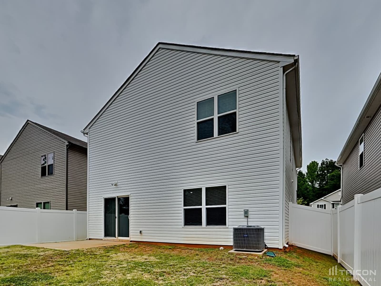 Building Photo - 216 Spring Knoll Dr