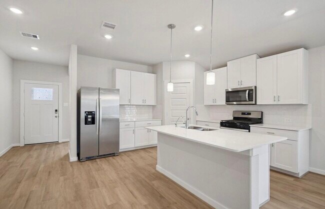 Building Photo - 3300 Memorial Way